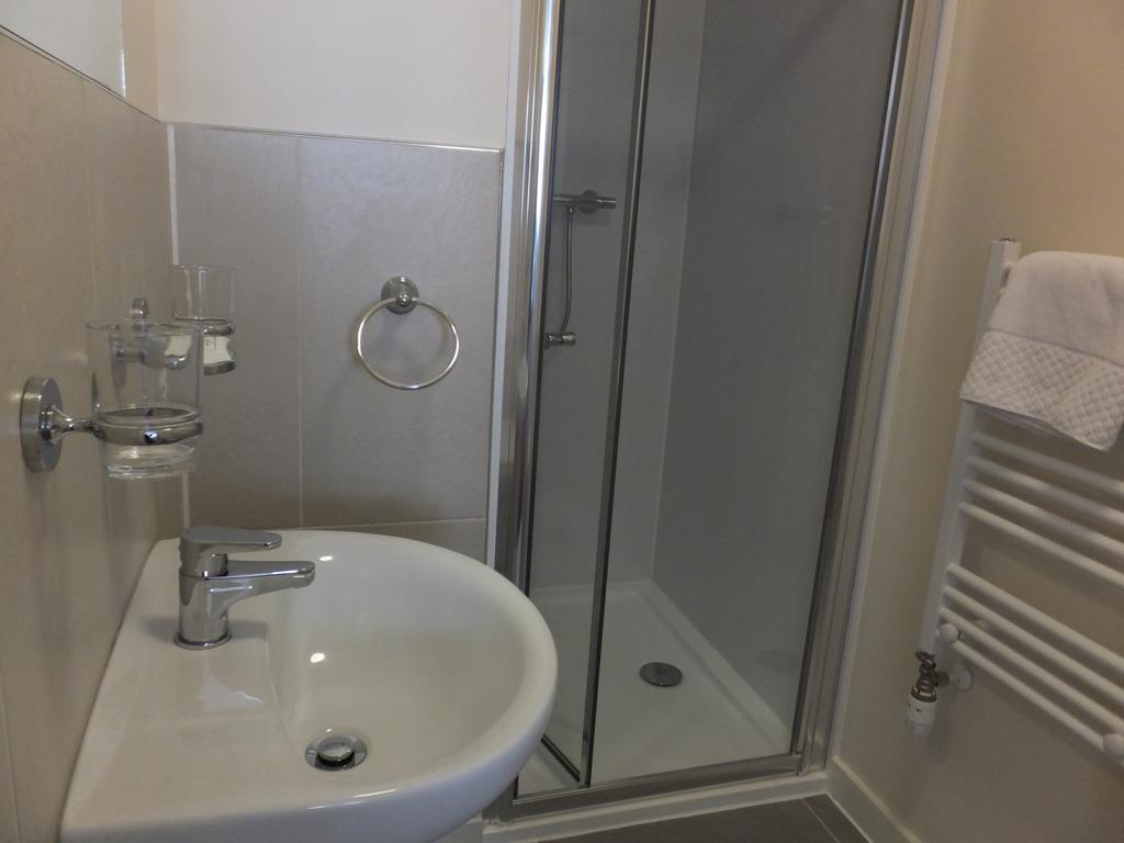 Novar Arms Hotel Evanton Room photo