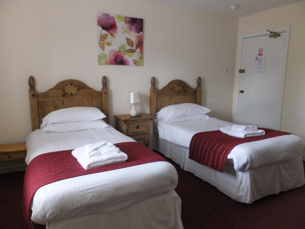 Novar Arms Hotel Evanton Room photo