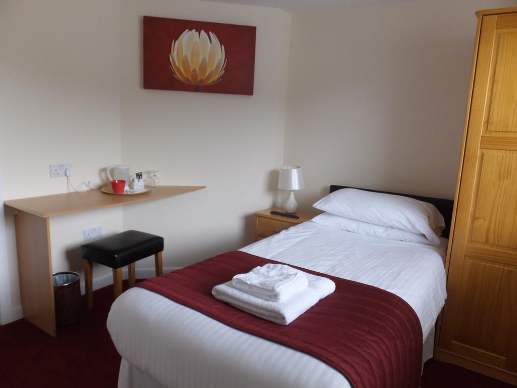 Novar Arms Hotel Evanton Room photo